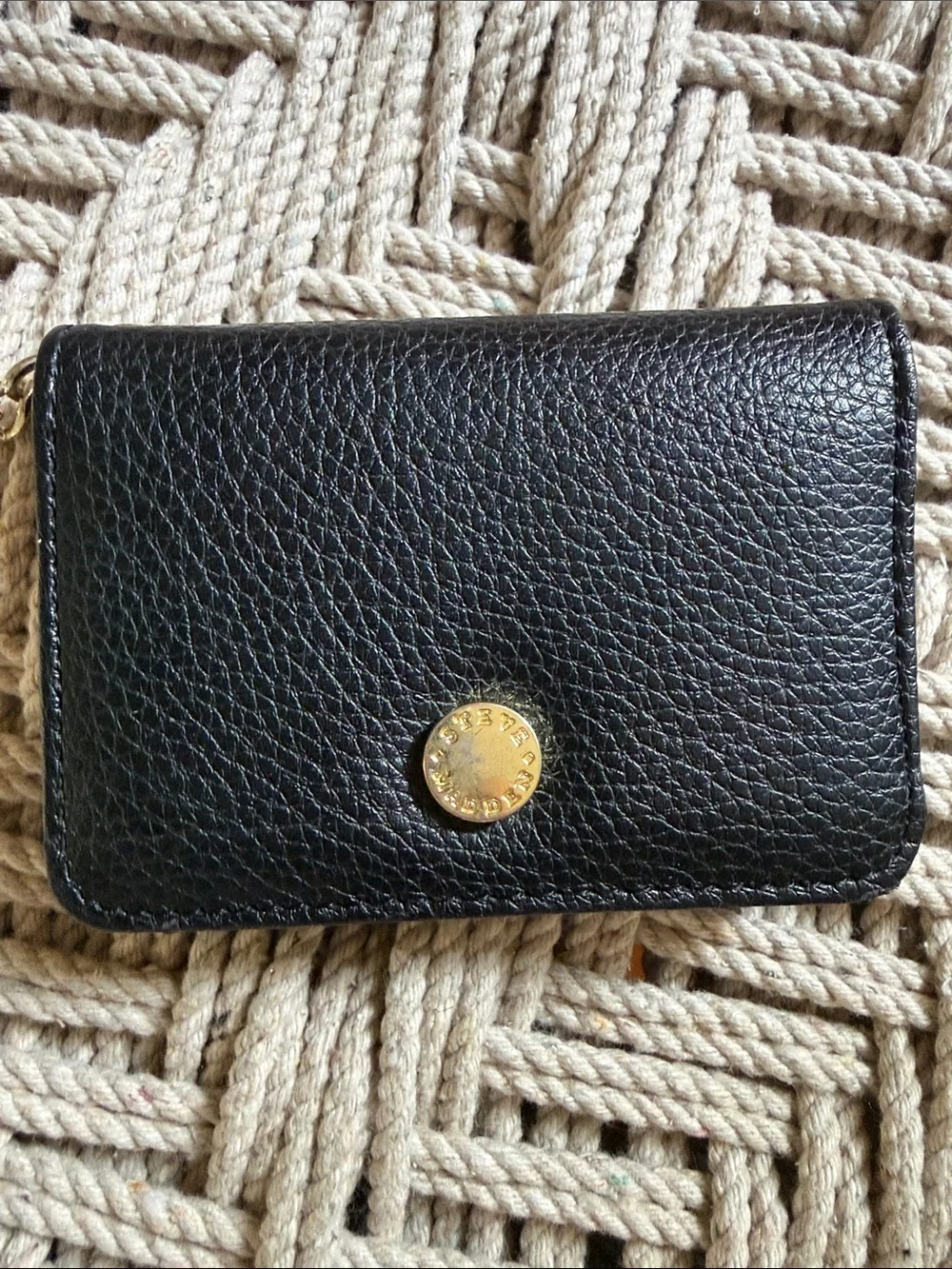 Steve Madden Black Faux Pebbled Leather Card Holder Wallet Keychain ID Case